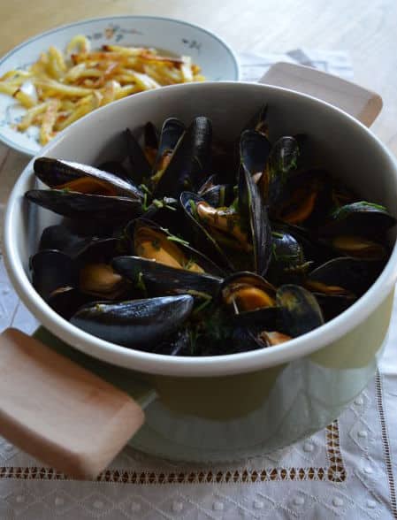 Moules Frites (Mussels and Chips) | mygutfeeling.eu