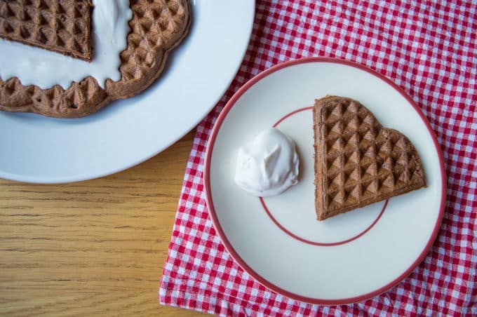 Chocolate Oat Waffles | mygutfeeling.eu #vegan #glutenfree #lowfodmap