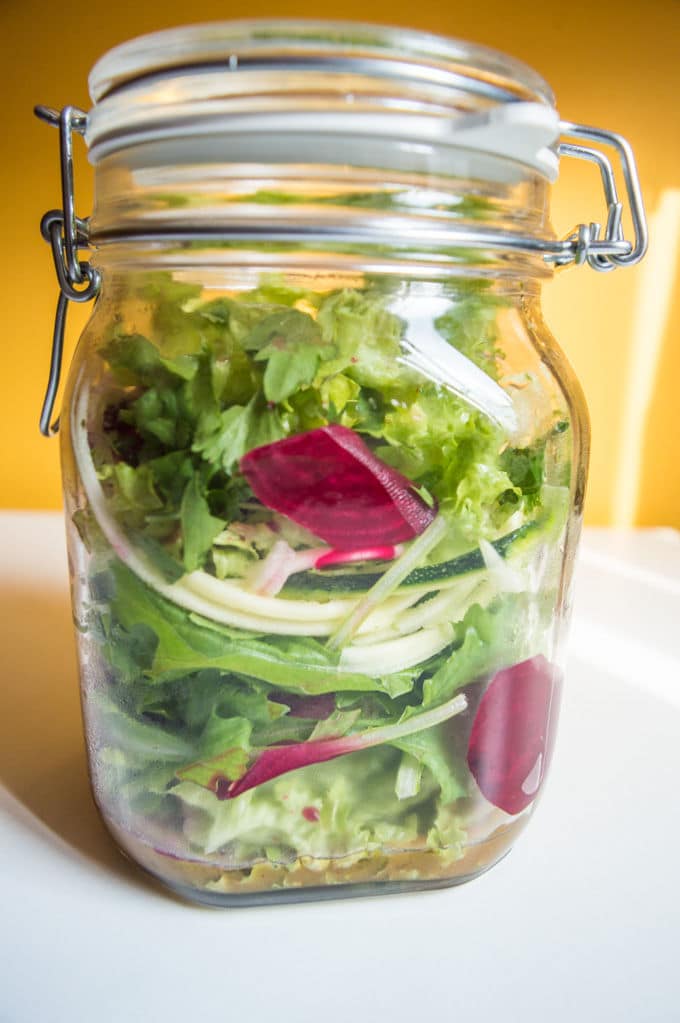 Salad in a Jar / mygutfeeling.eu #vegan