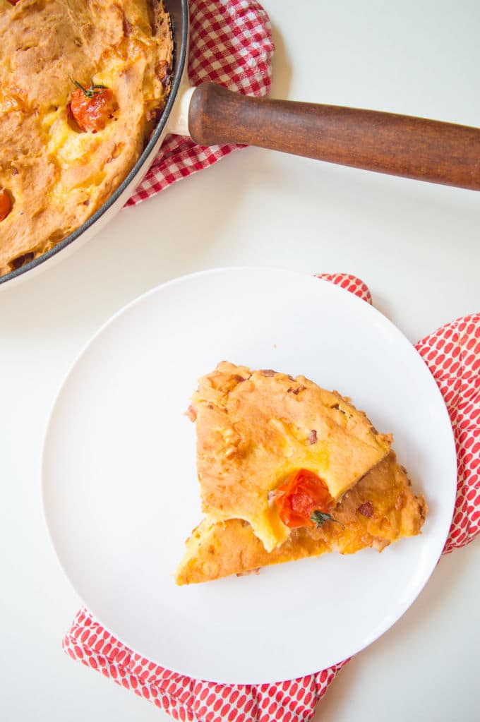 Cornbread with Goat Cheese, Bacon and Cherry Tomatoes #glutenfree #lowfodmap